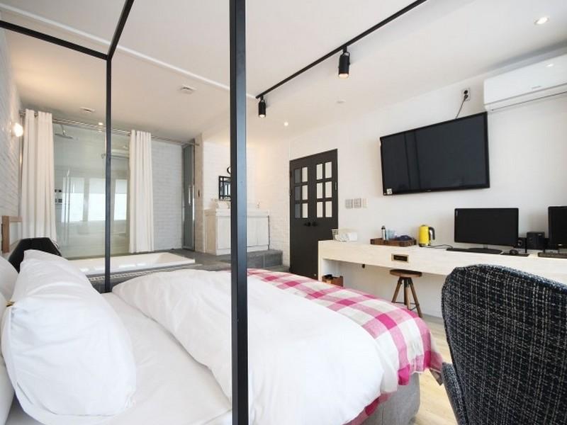 Hotel 25