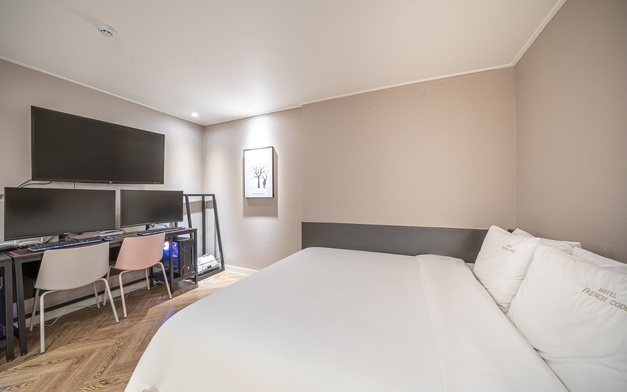 Hotel French Code