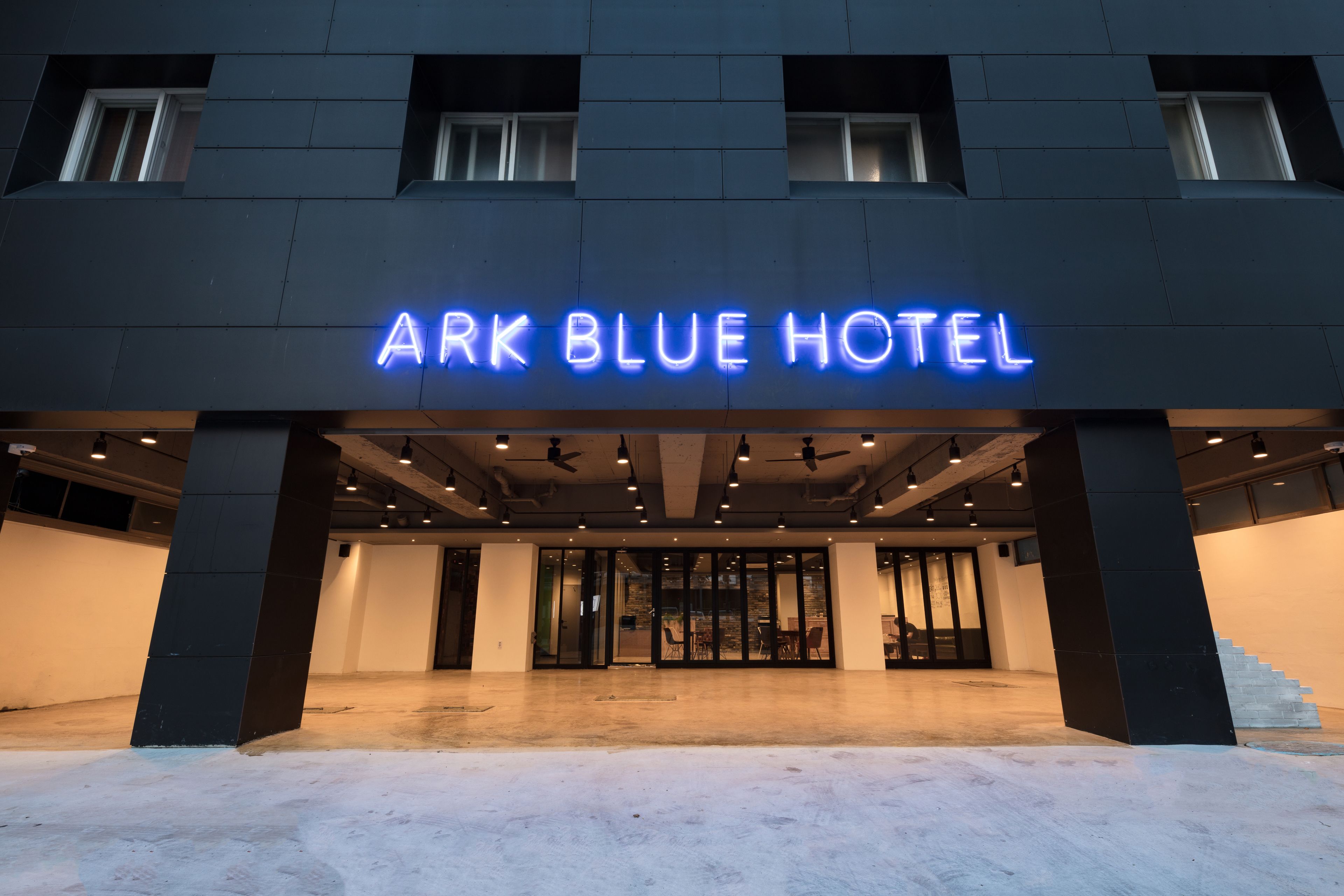Ark Blue Hotel