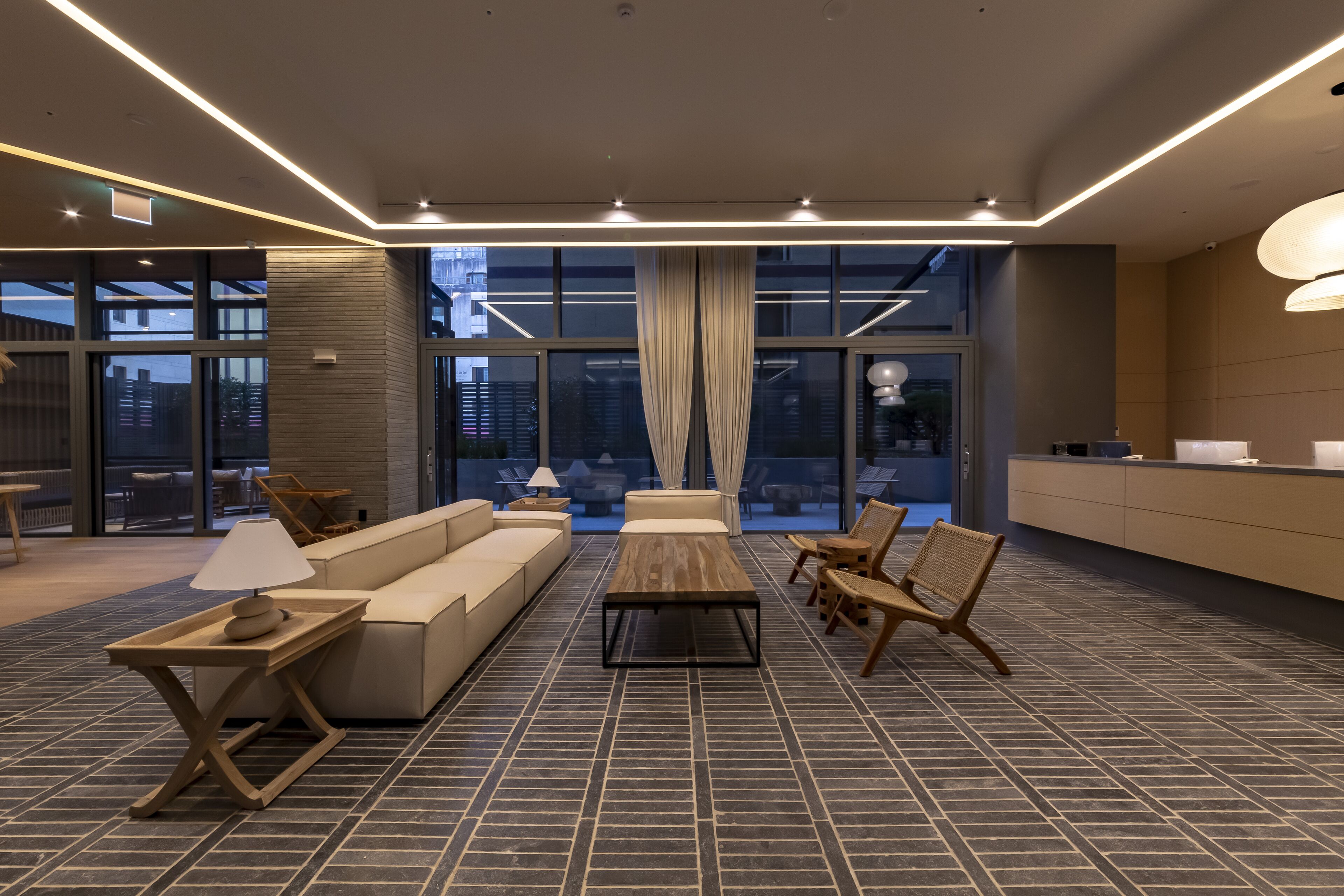 Hound Garden & Terrace Hotel