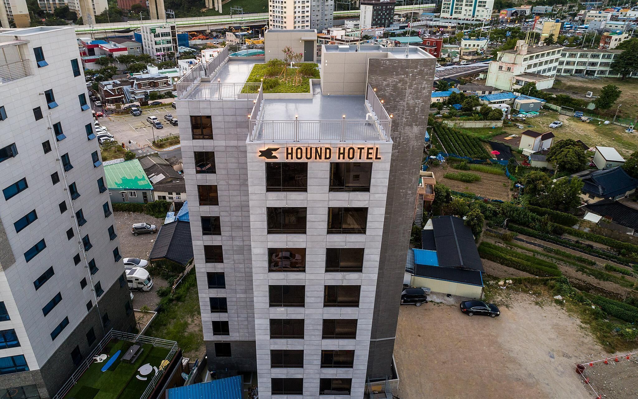 Hound Hotel