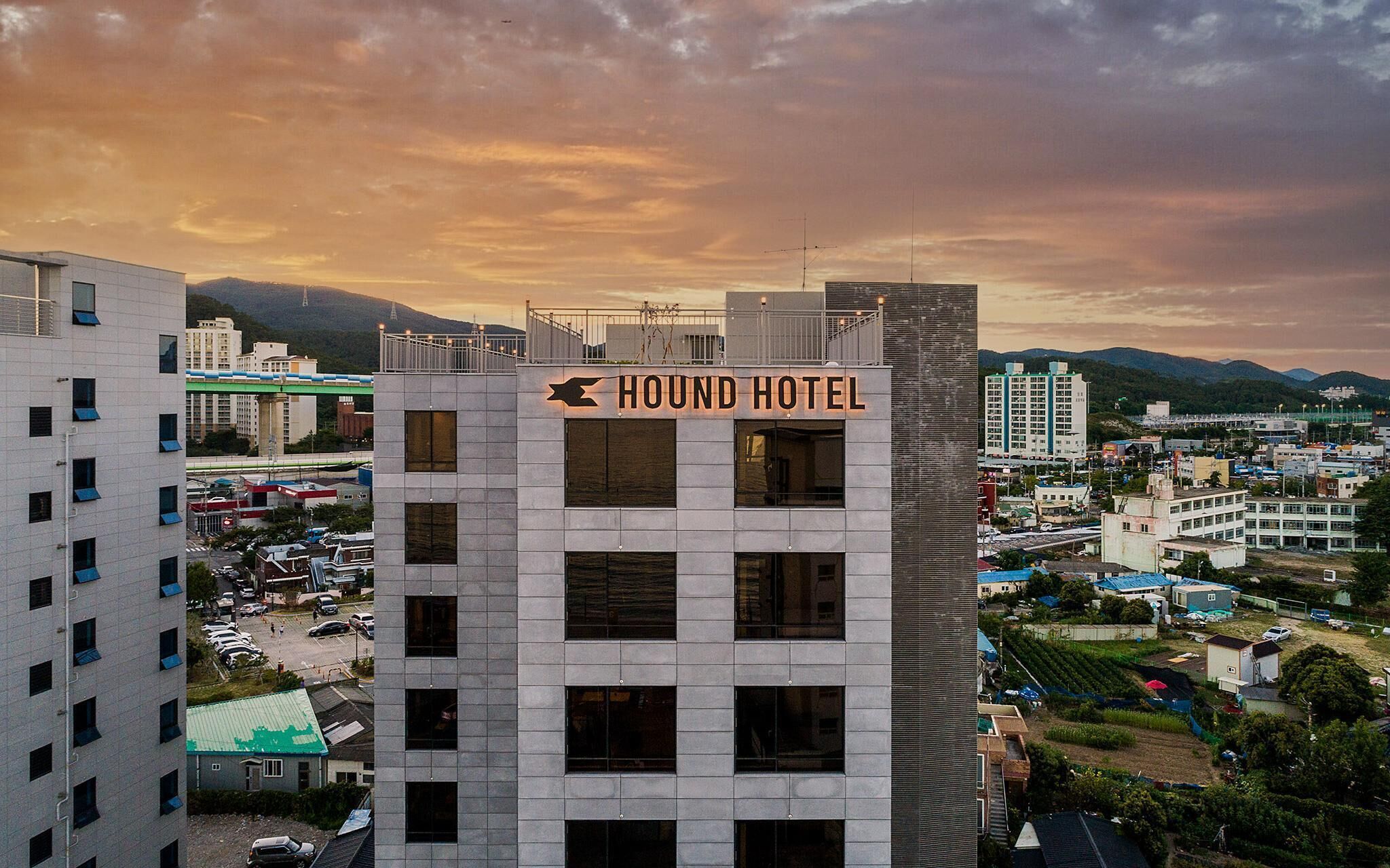 Hound Hotel