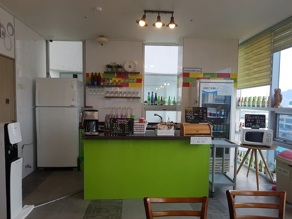 Huy+ Guesthouse