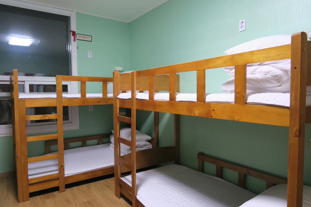 Huy+ Guesthouse