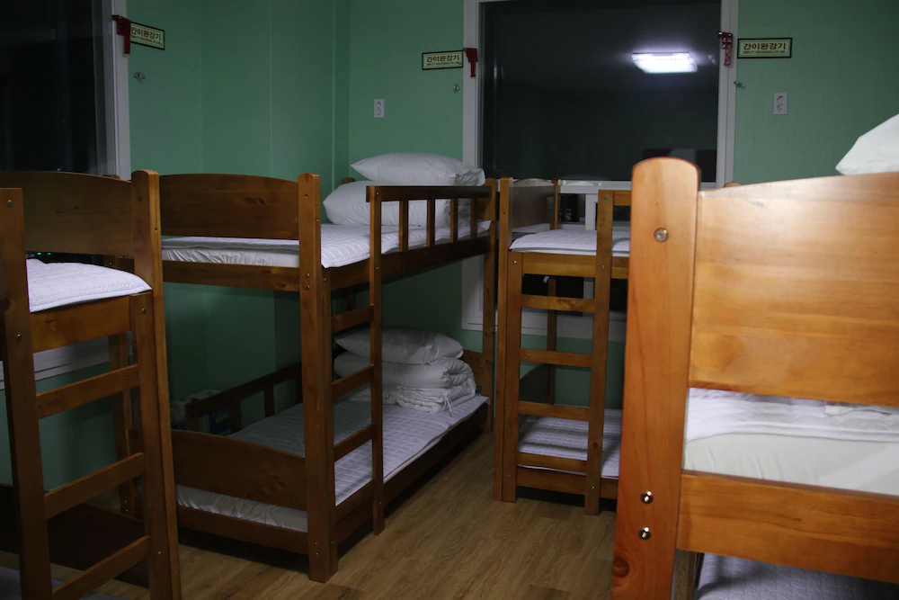 Huy+ Guesthouse