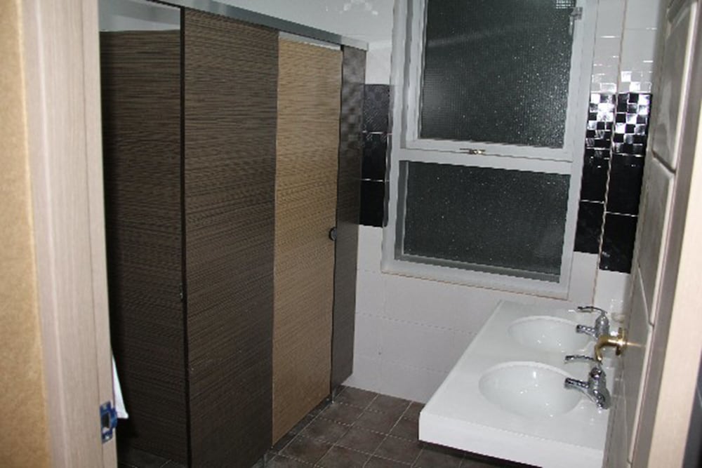 Huy+ Guesthouse