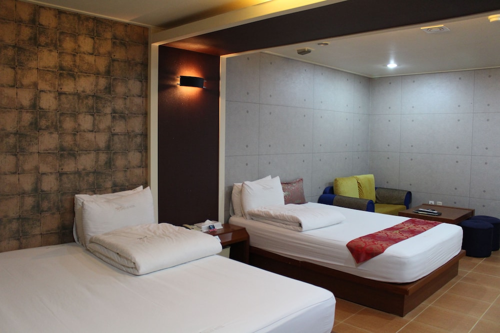Jamjari Motel