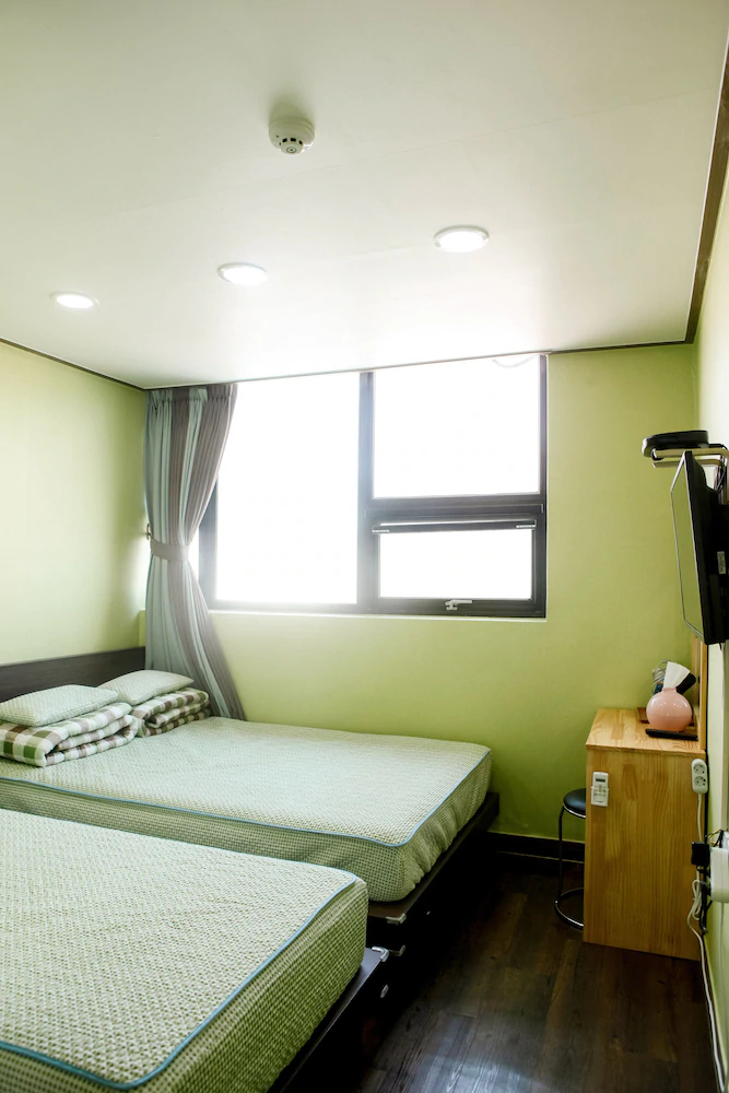 Jini Guest House Hostel