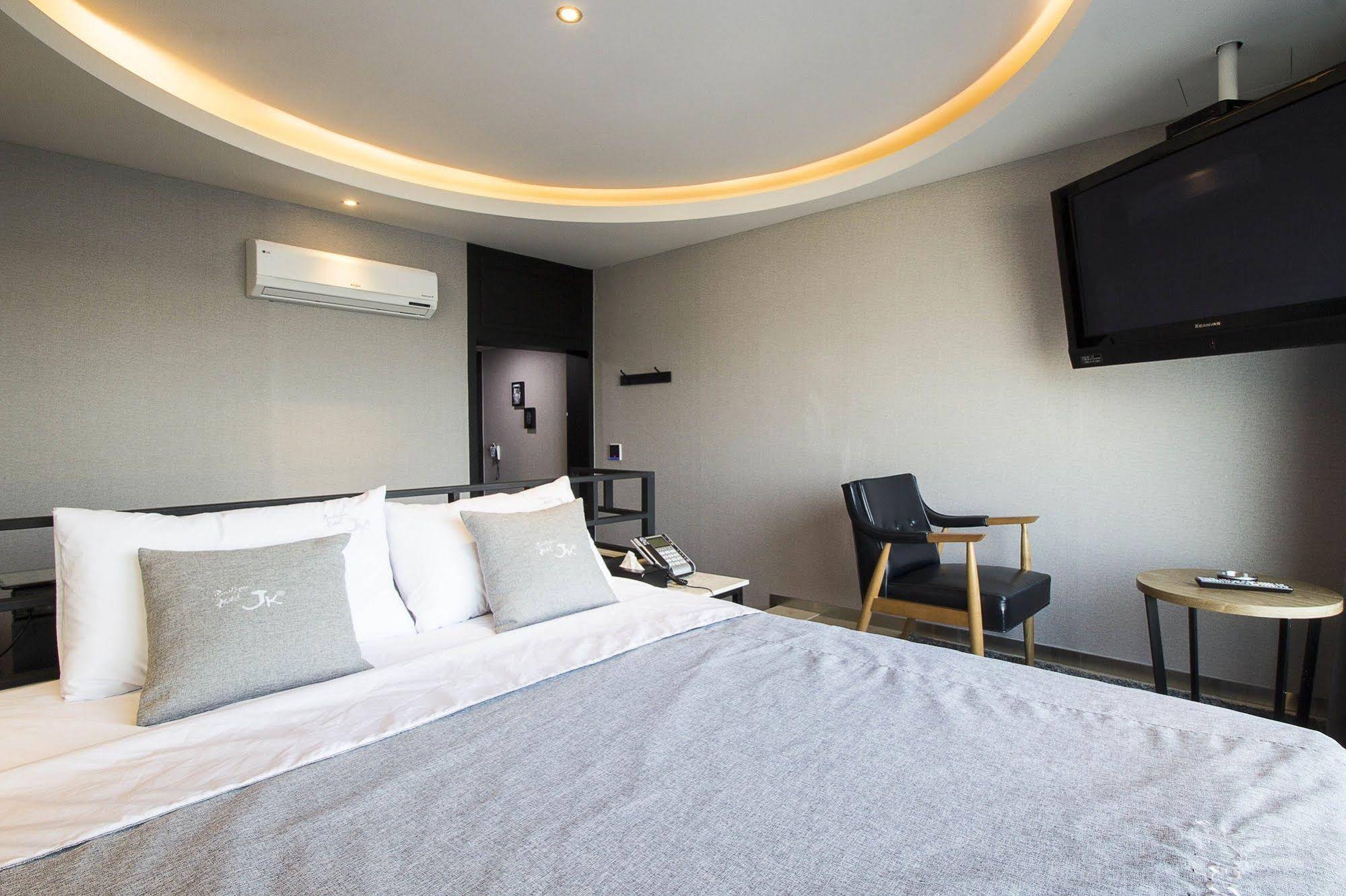 JK Hotel