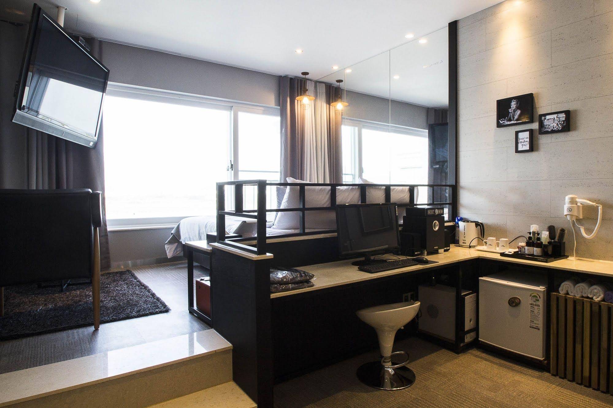 JK Hotel