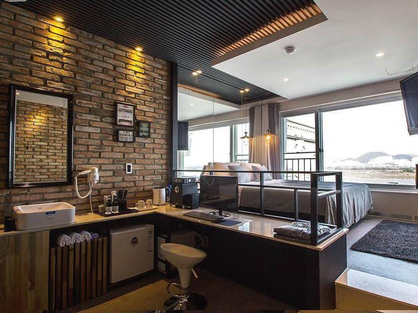 JK Hotel