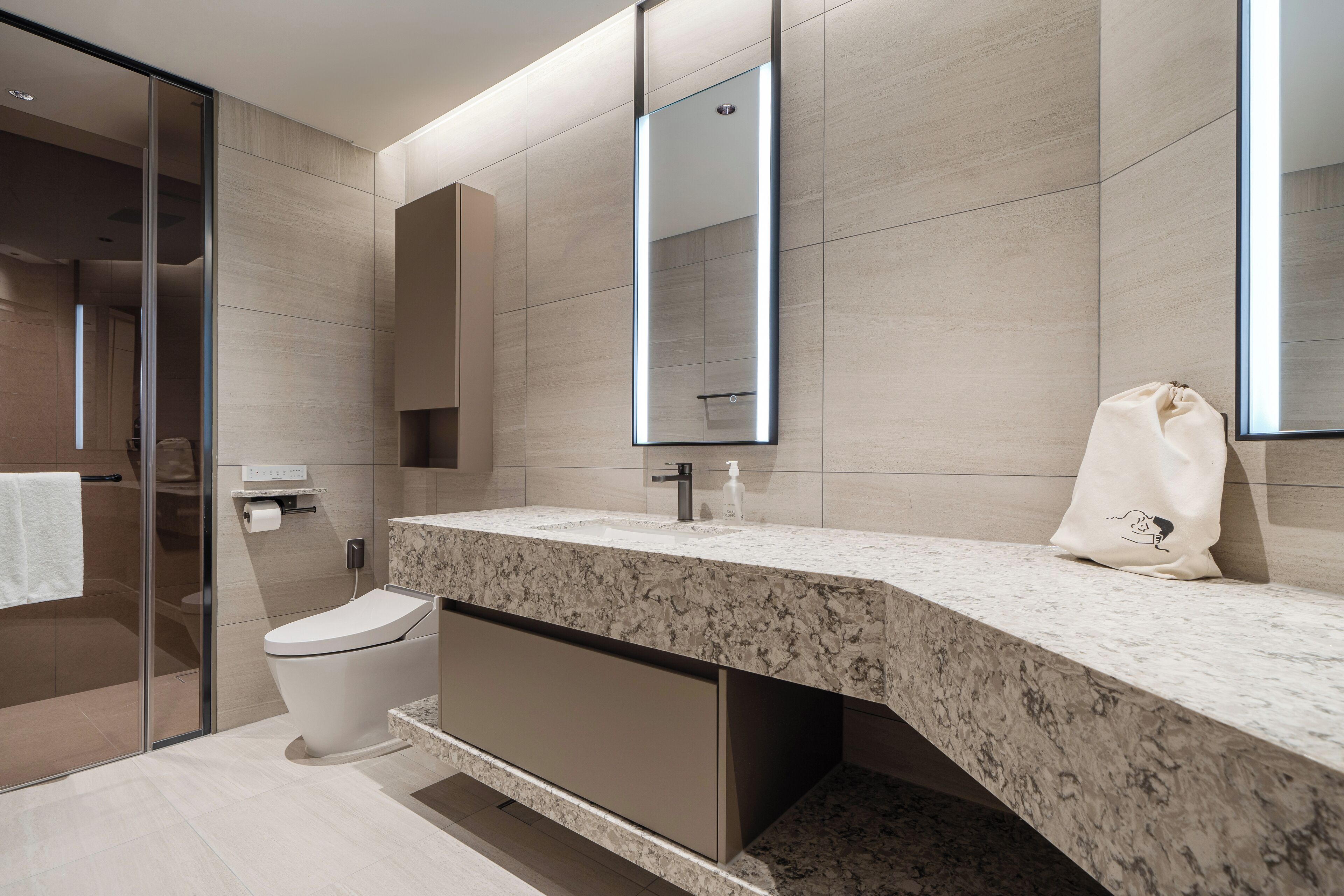 Le Collective Haeundae Paragraf