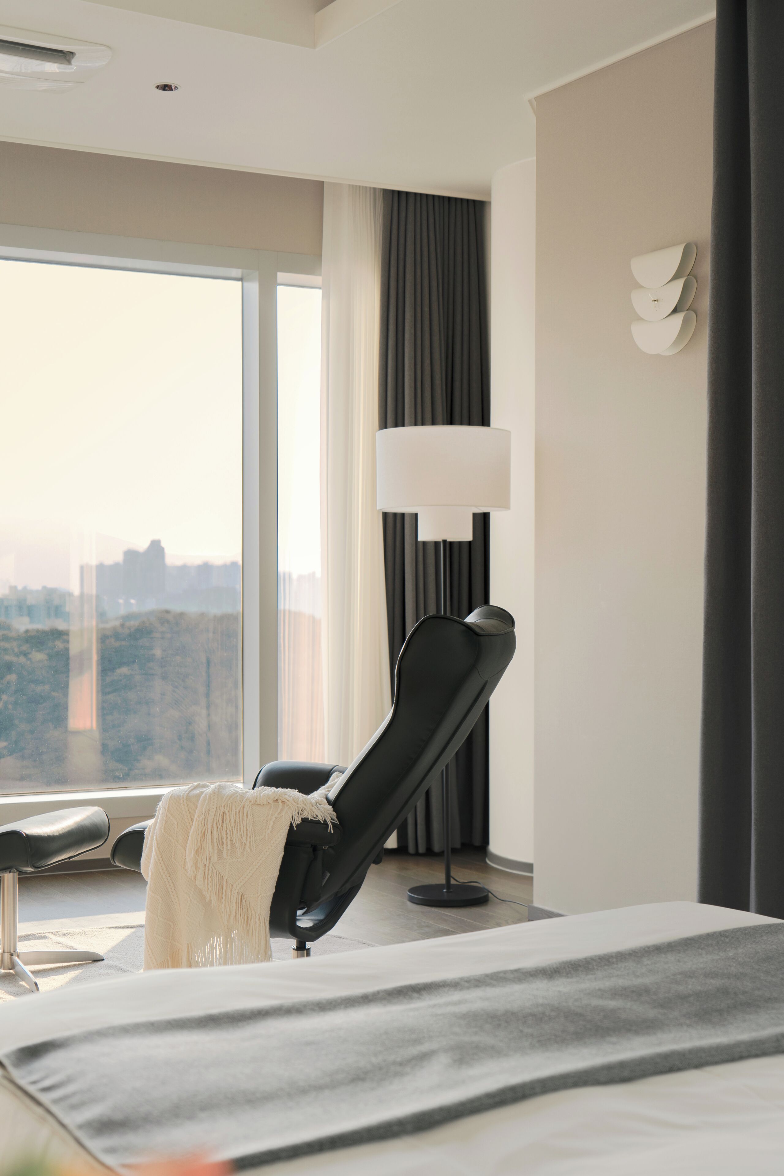 Le Collective Haeundae Paragraf