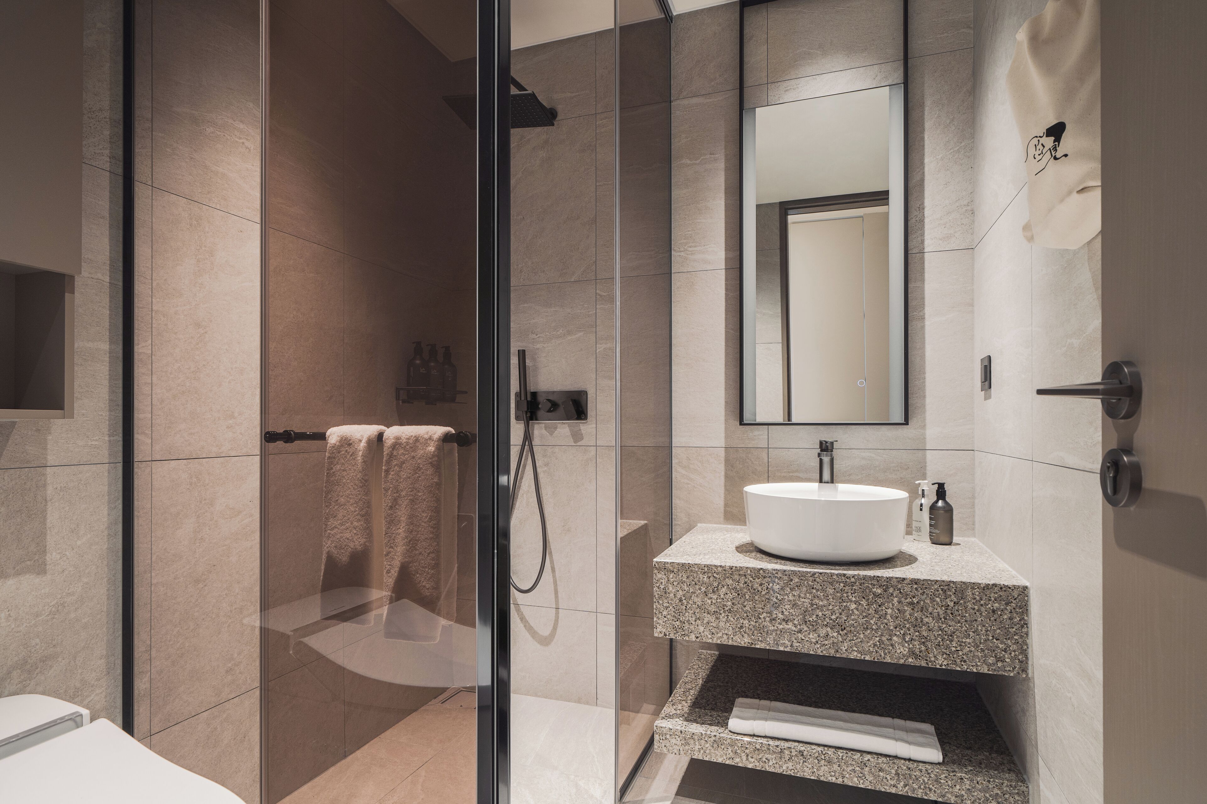 Le Collective Haeundae Paragraf