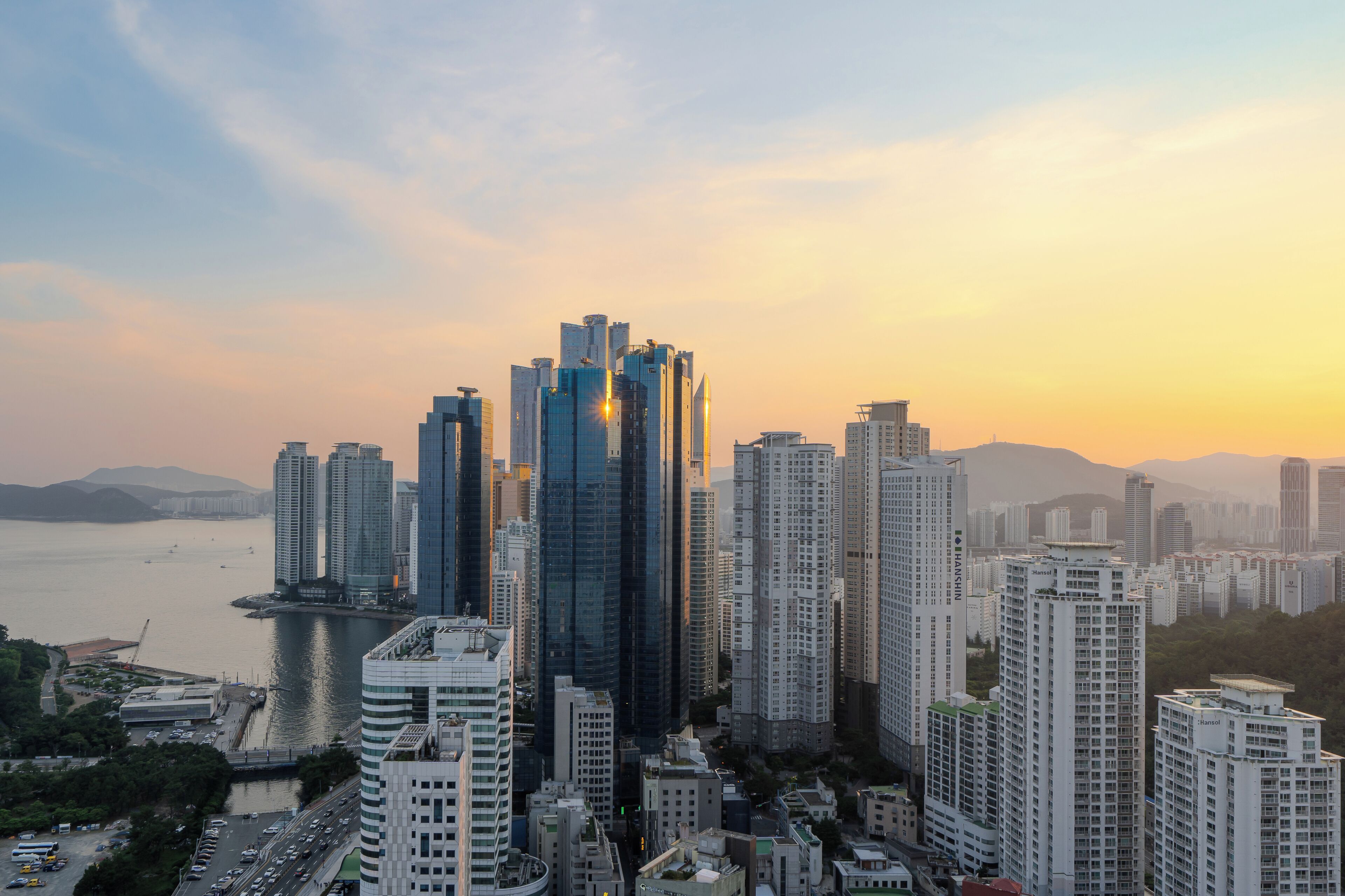 Le Collective Haeundae Paragraf