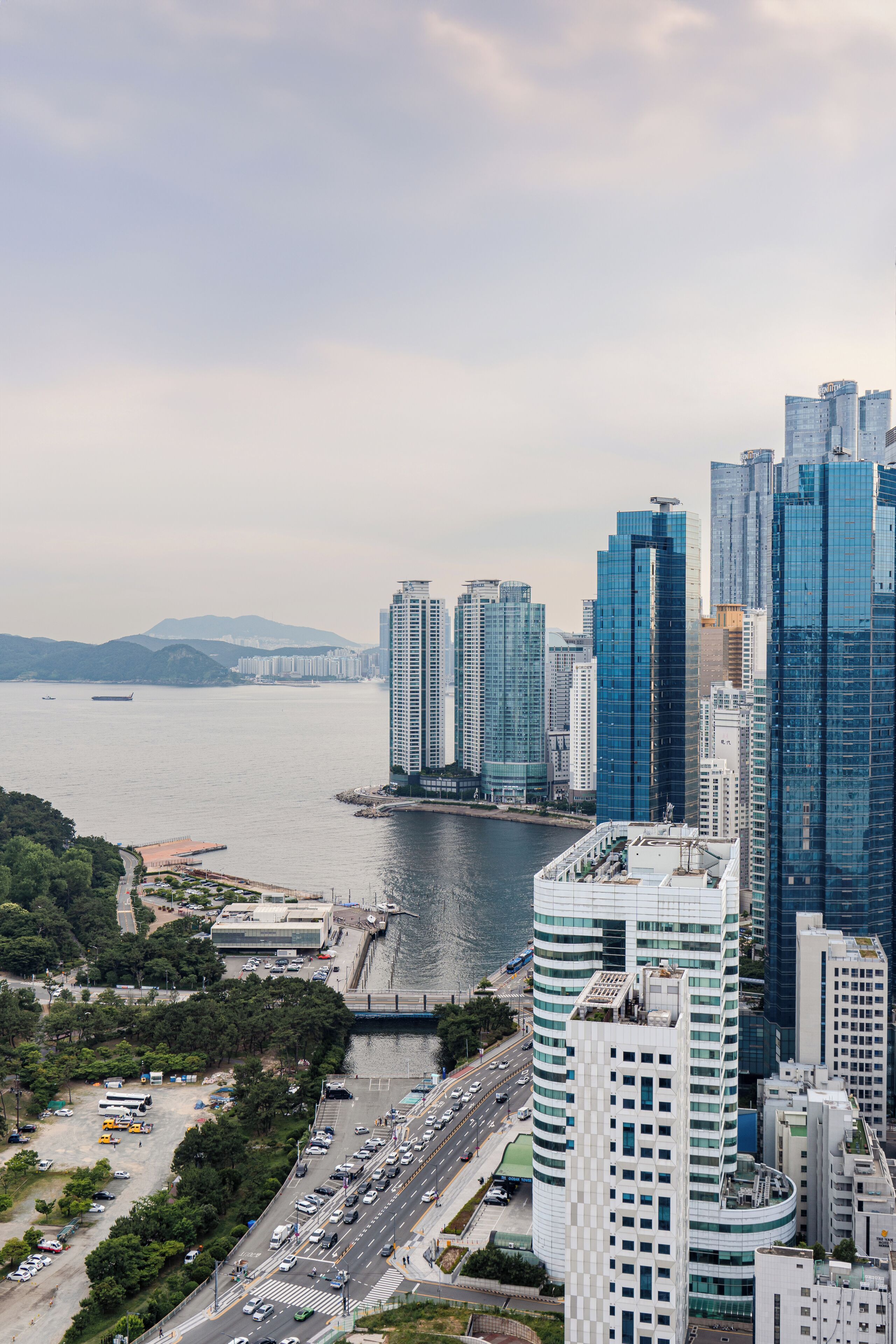 Le Collective Haeundae Paragraf