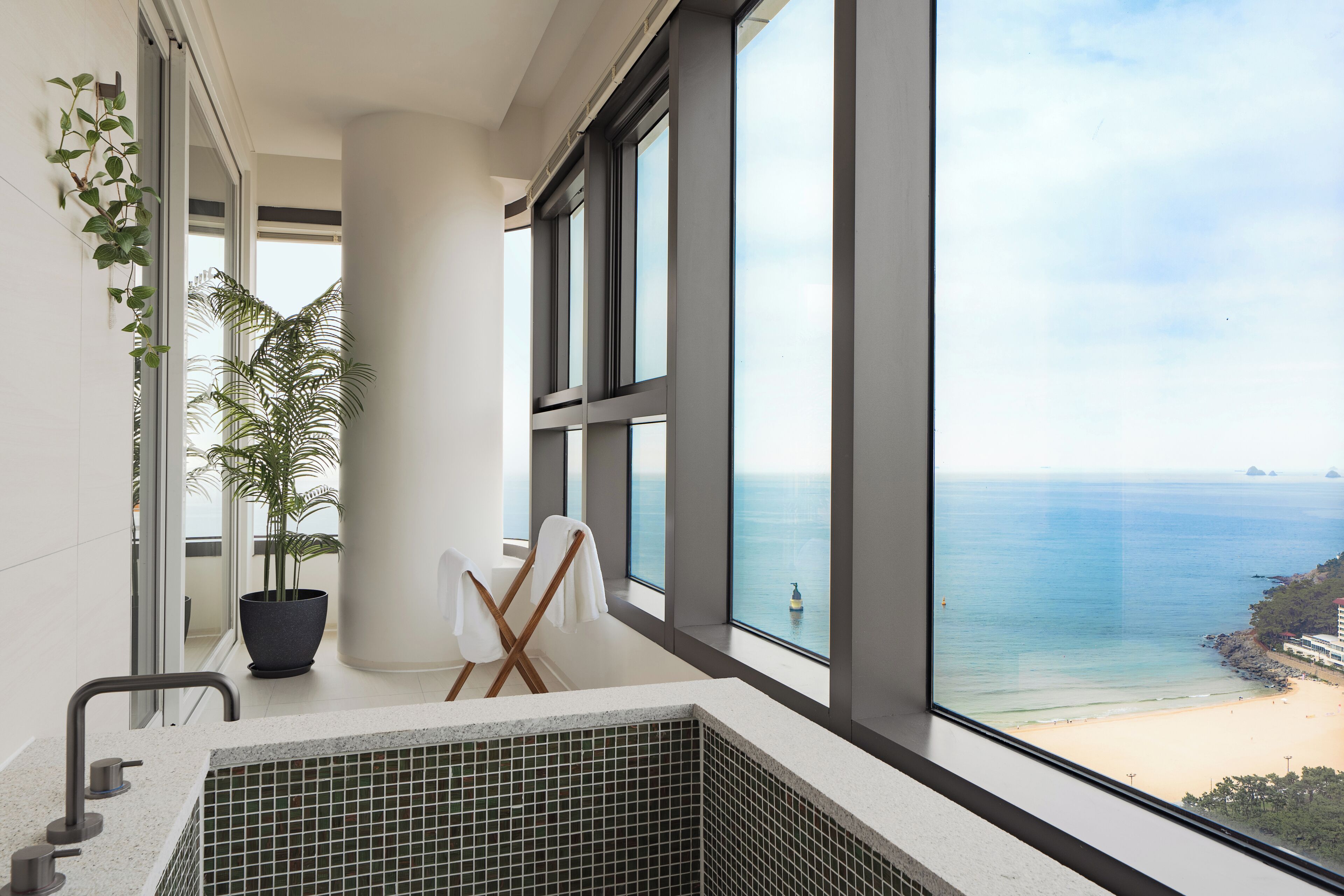 Le Collective Haeundae Paragraf