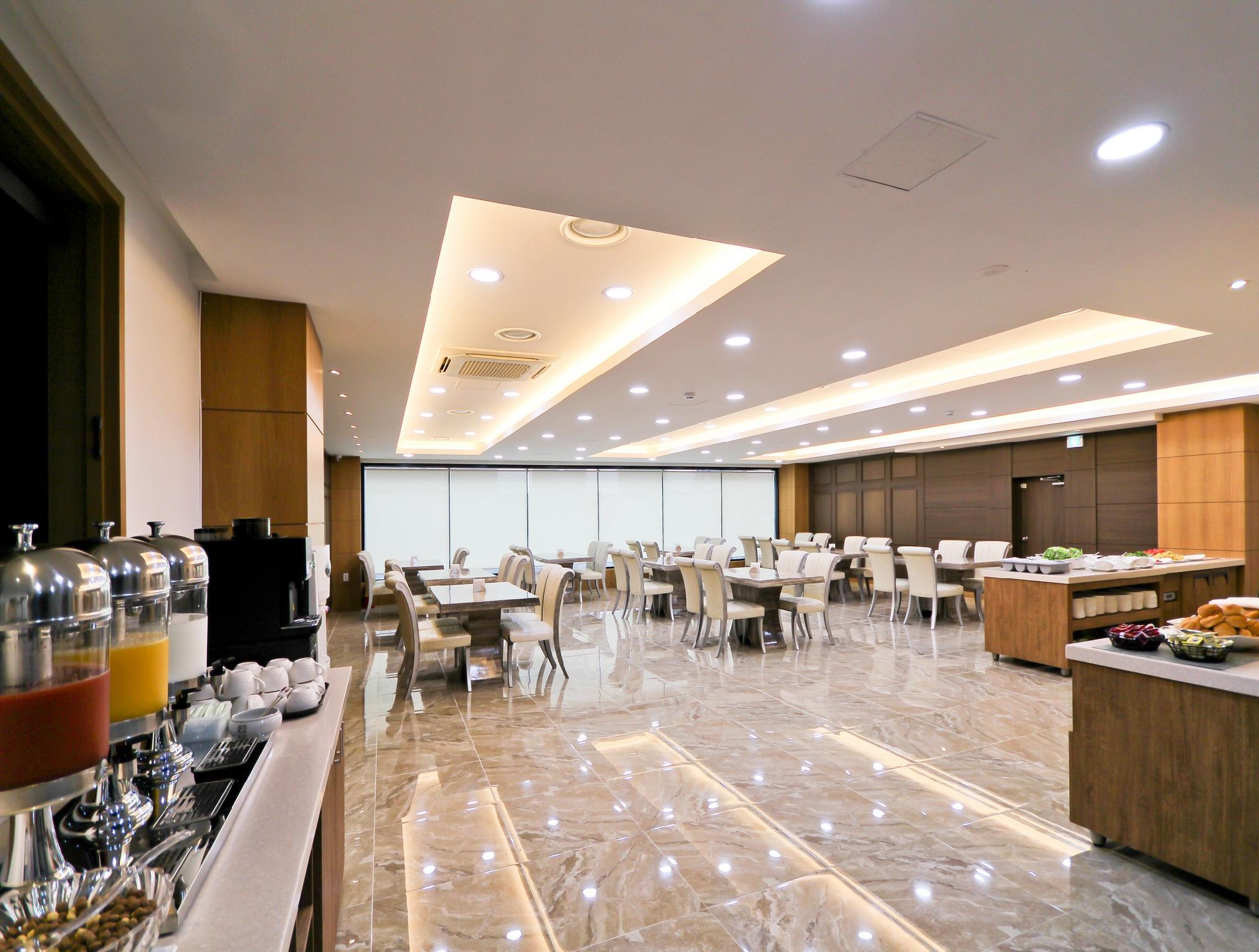 Lion Hotel