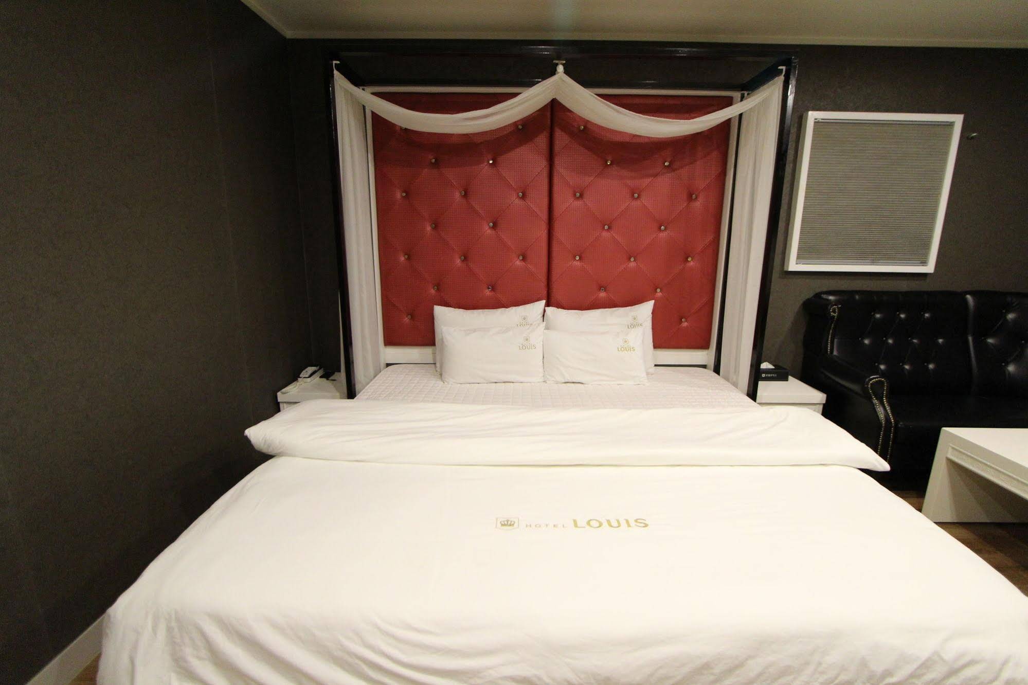Louis J Hotel