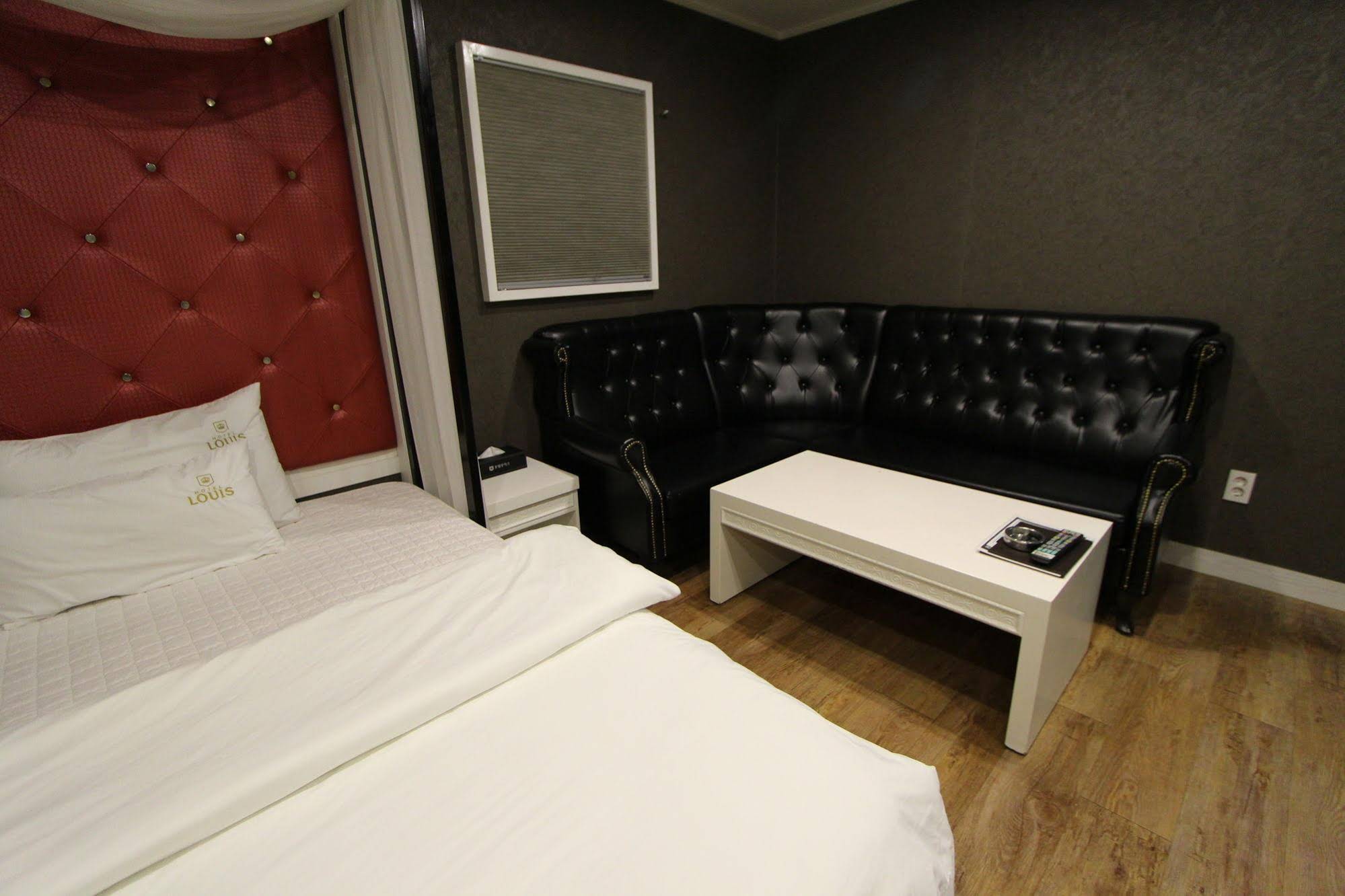 Louis J Hotel