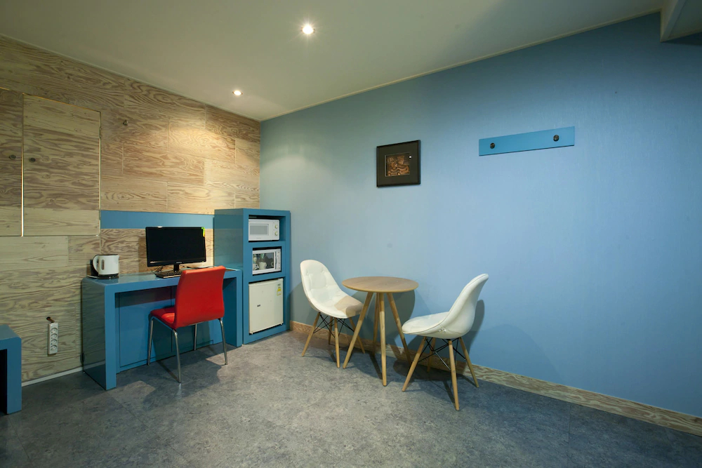 Max Motel