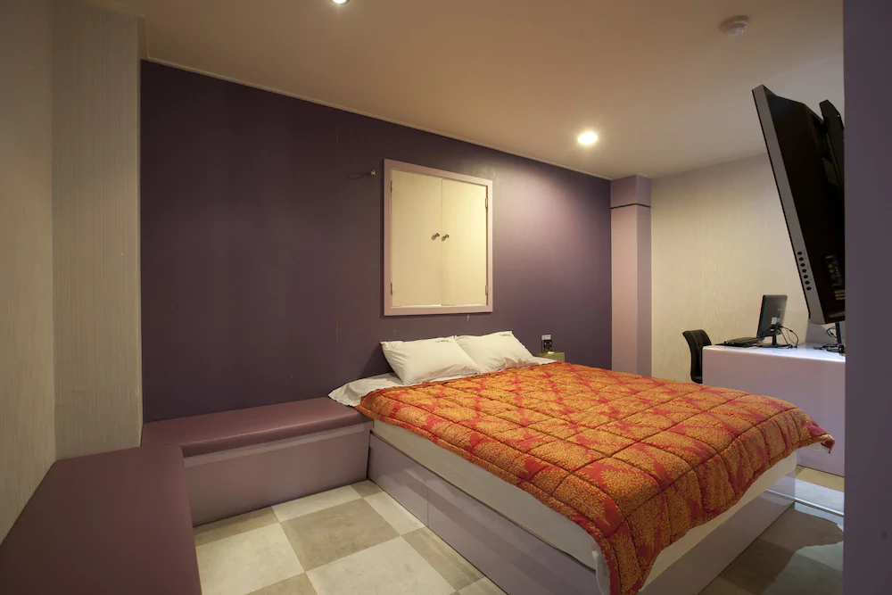 Max Motel
