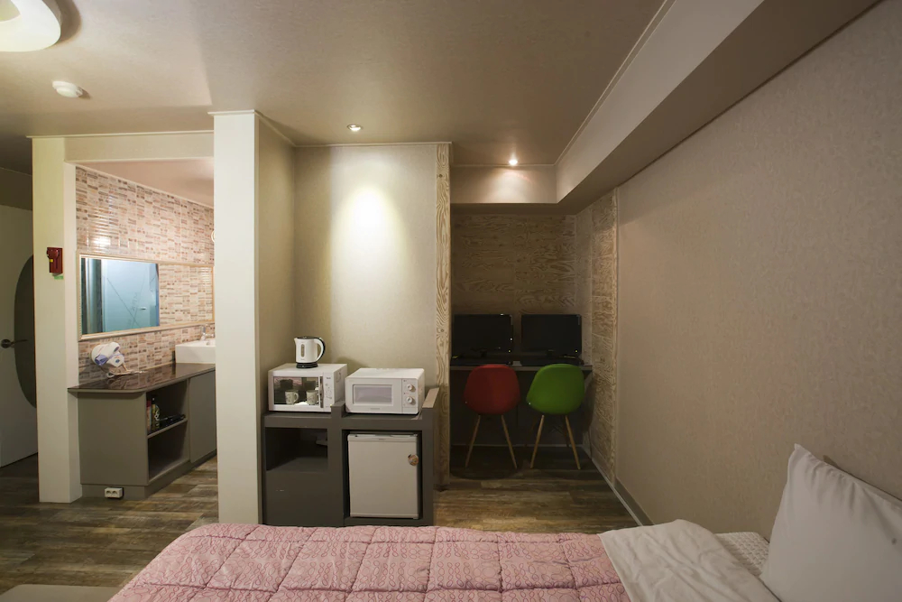 Max Motel