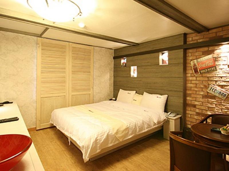 M Motel