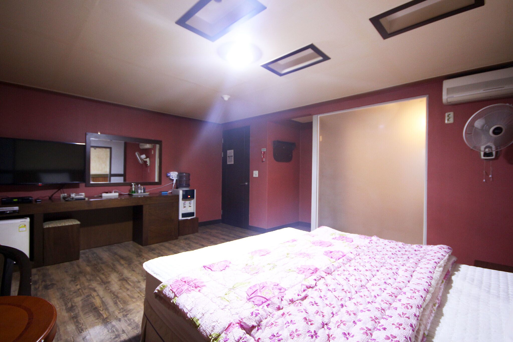 Naias Motel