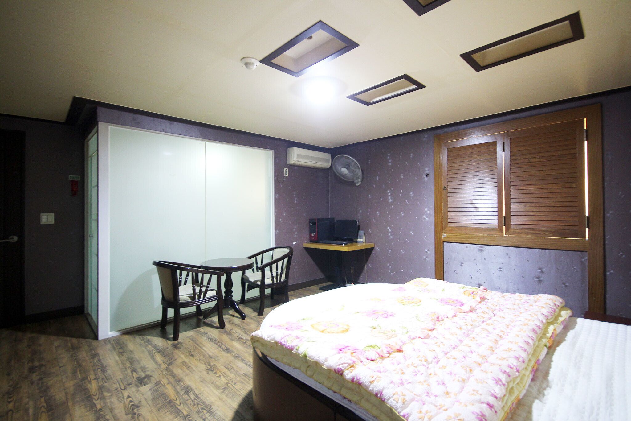 Naias Motel