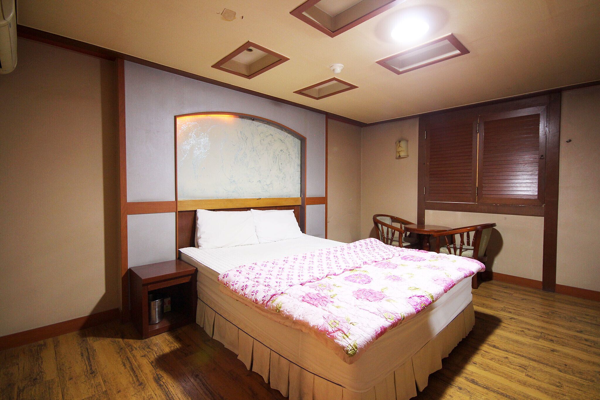 Naias Motel