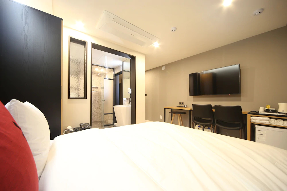 Nampo Bardot Hotel