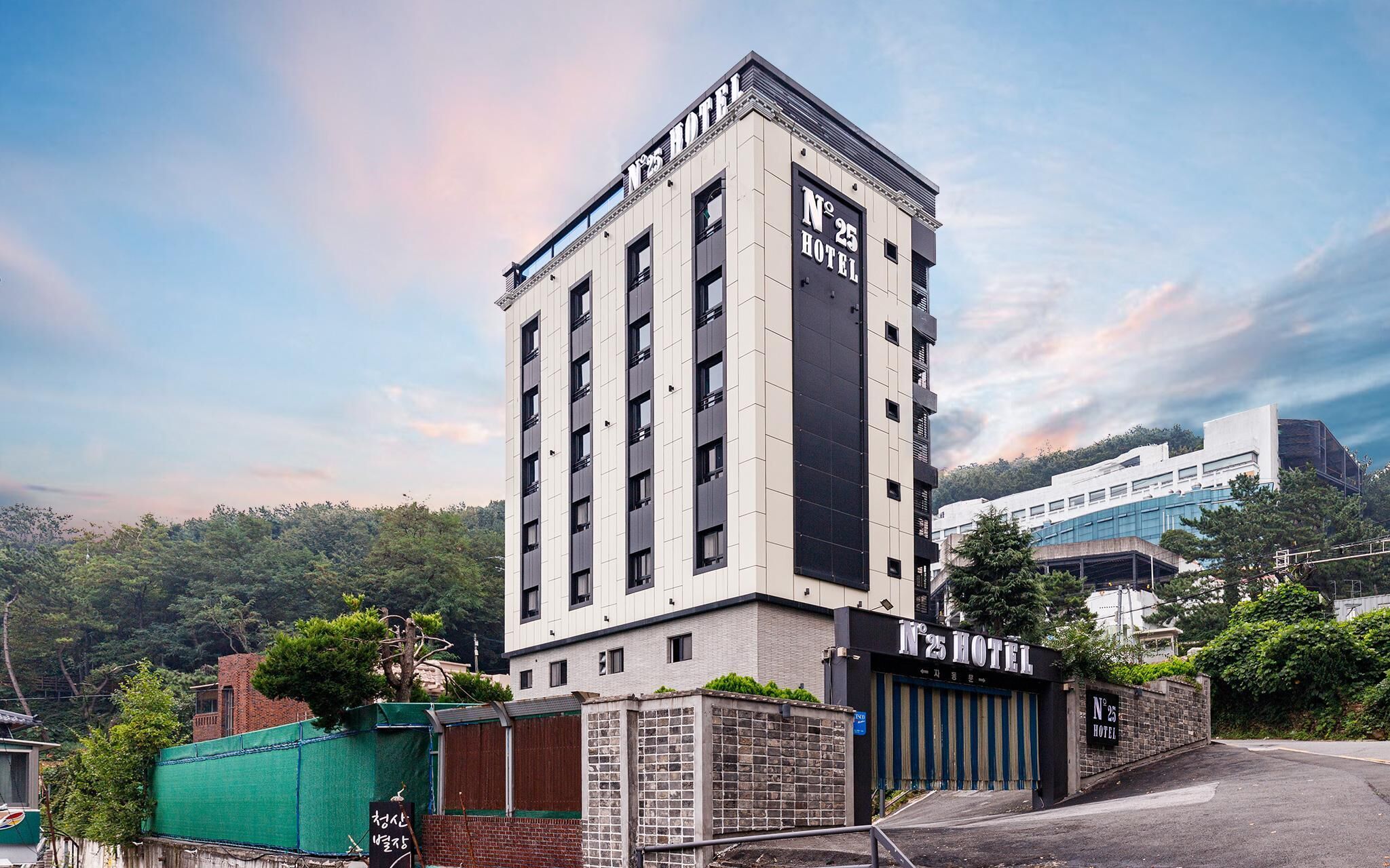 NO 25 Mandeok