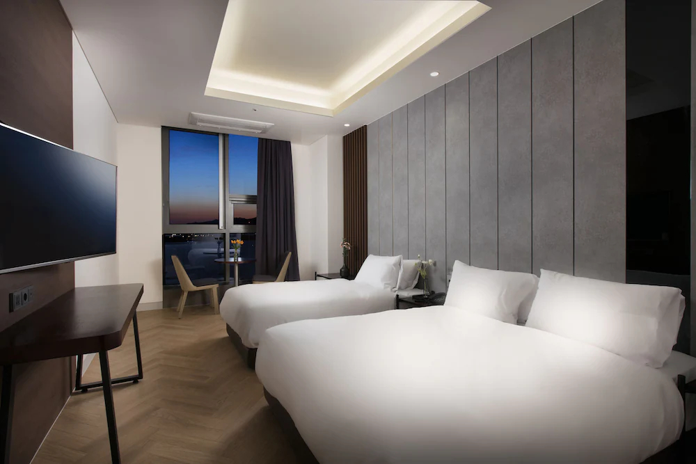 Oia Hotel
