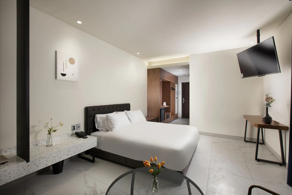 Oia Hotel