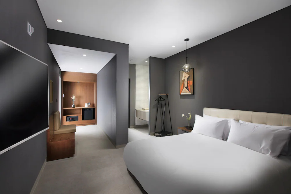 Oia Hotel