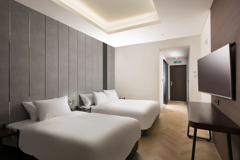 Oia Hotel