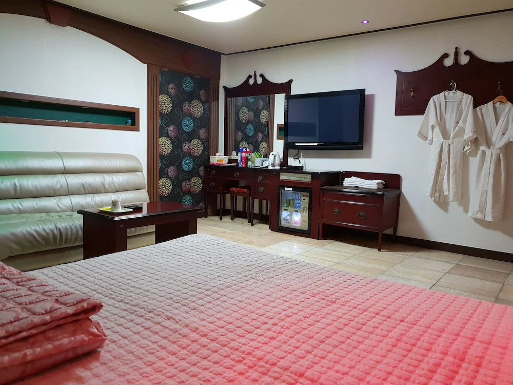 Plus Motel