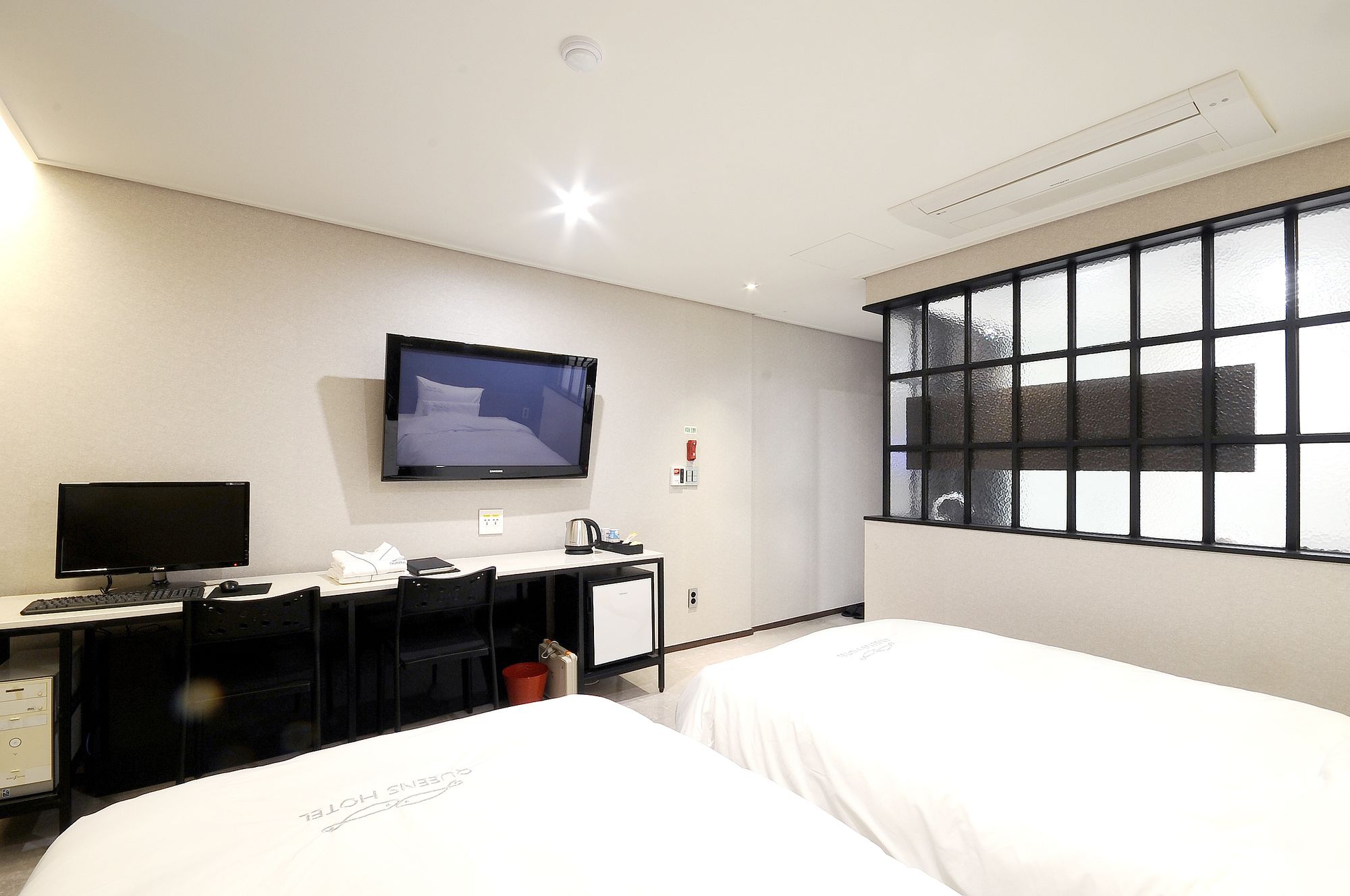 Queens Hotel