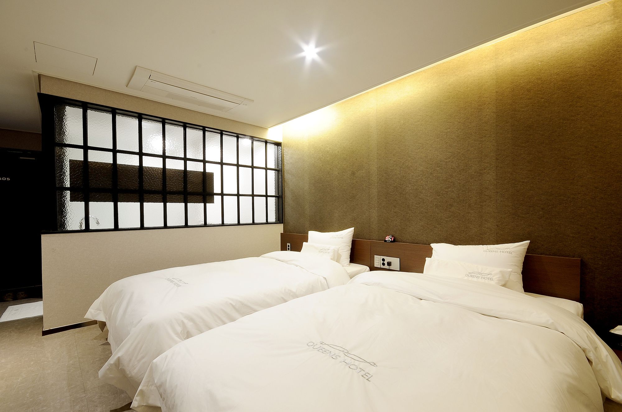 Queens Hotel