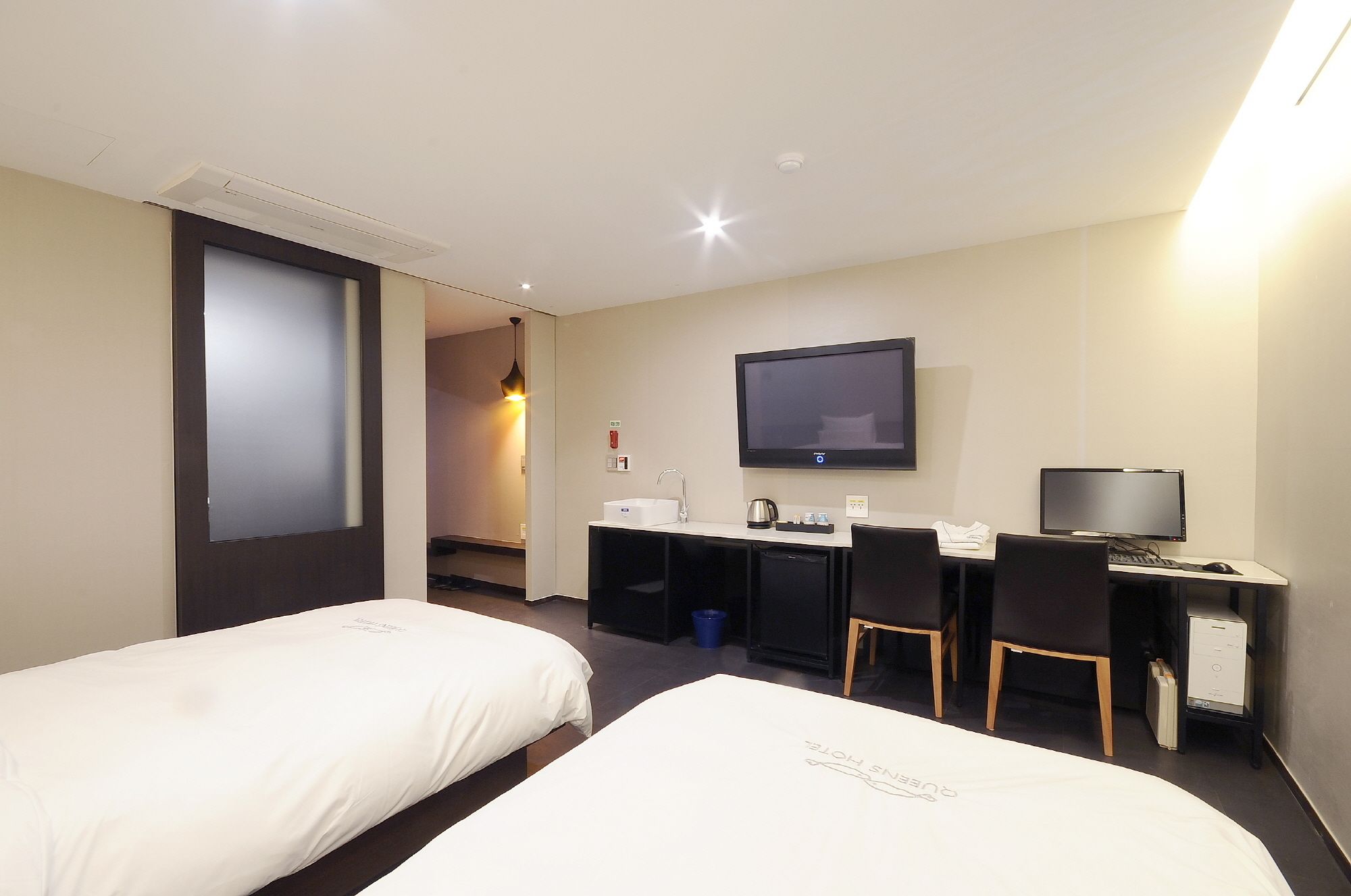 Queens Hotel