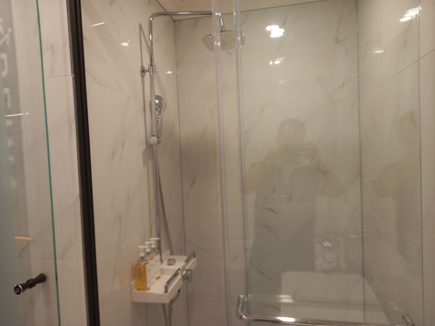 Reina Hotel