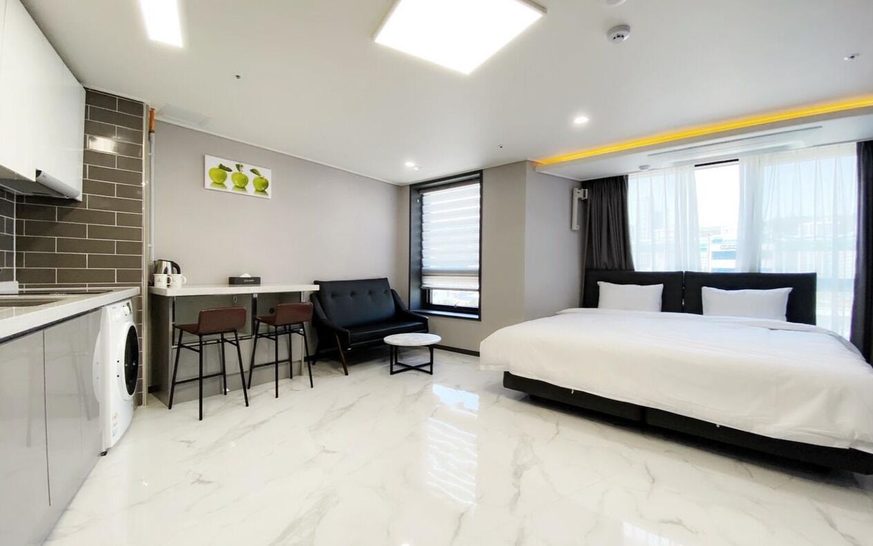 Song Jeong Hotel Blue Castle