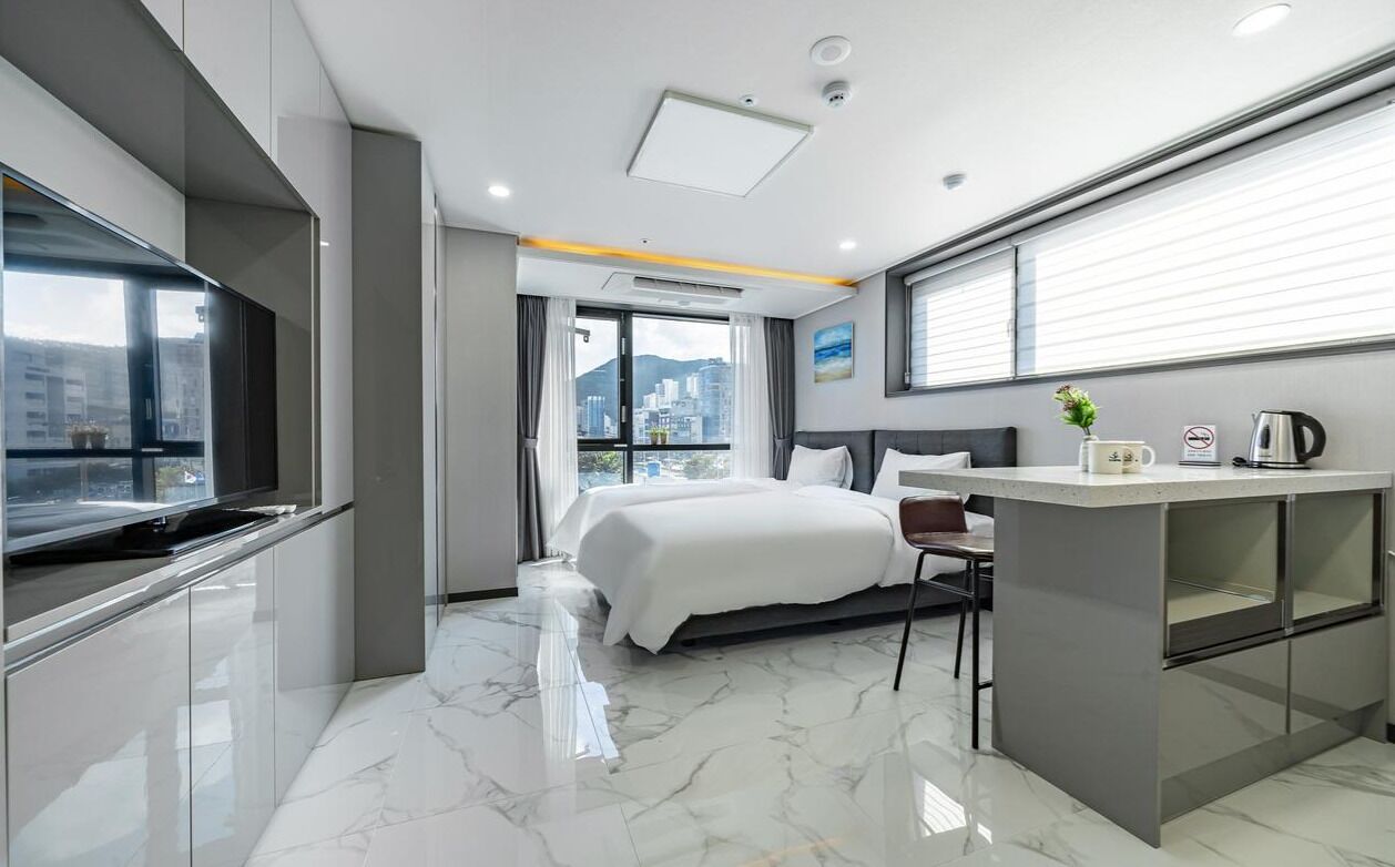 Song Jeong Hotel Blue Castle