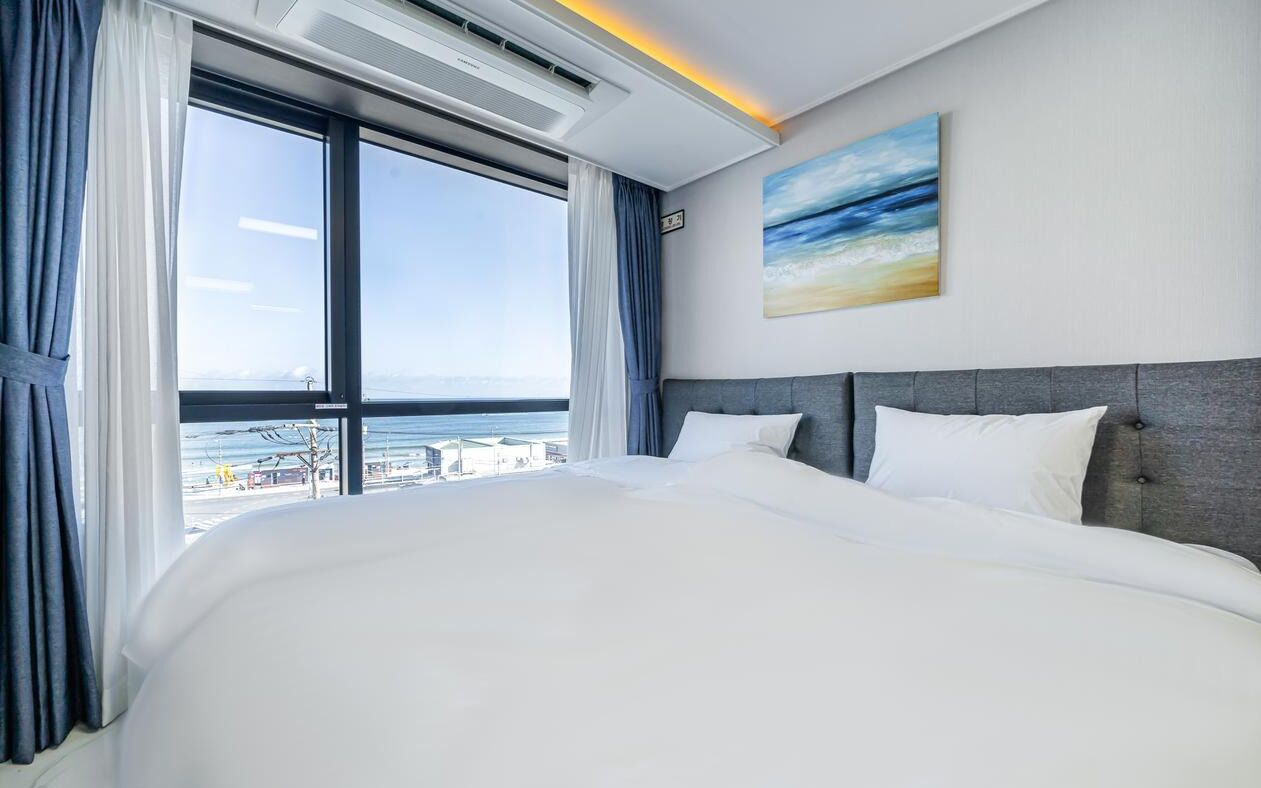 Song Jeong Hotel Blue Castle