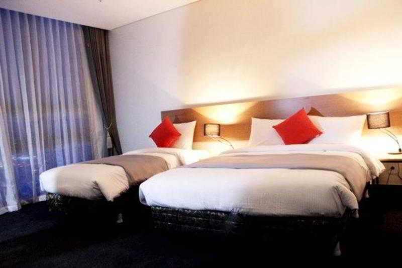 Stay 7 Centum Business