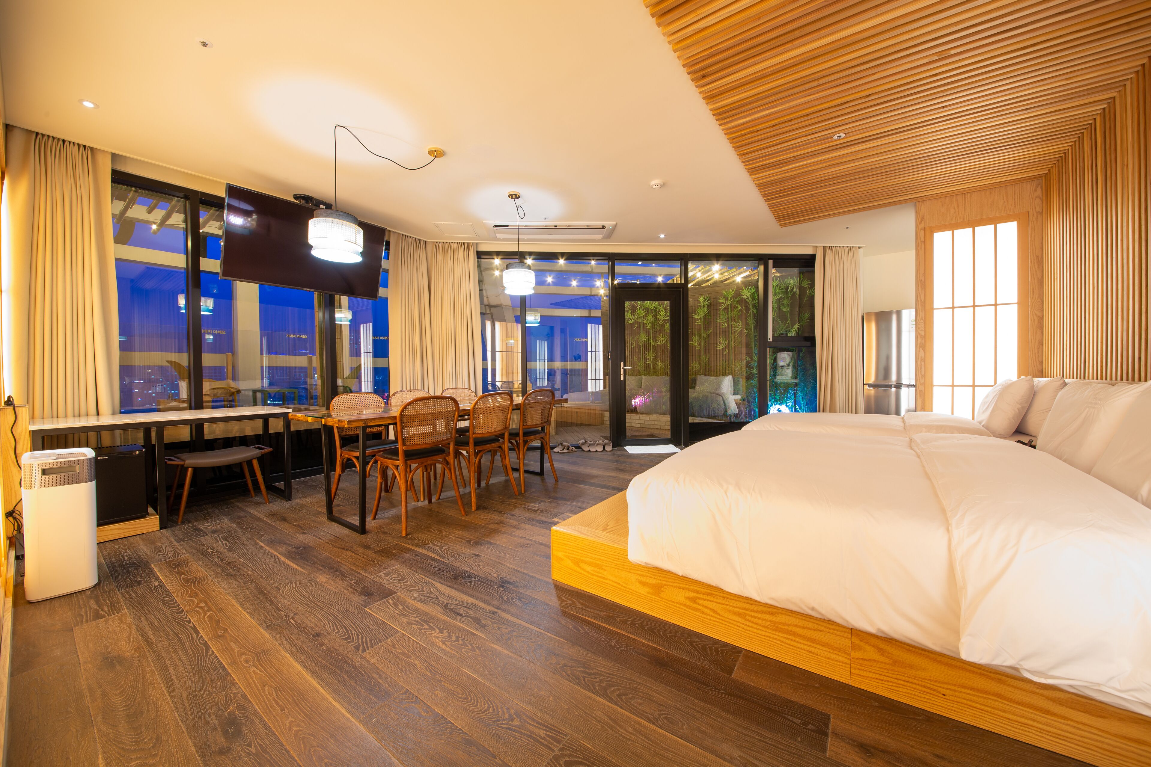 The Bay Club Hotel