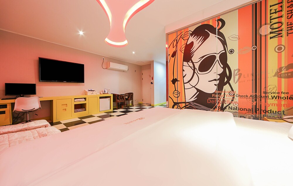The Sharp Motel