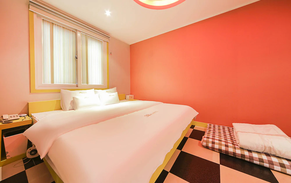 The Sharp Motel