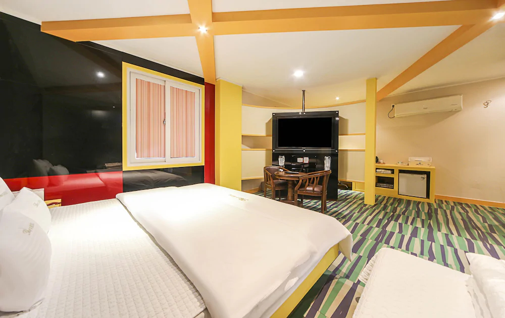 The Sharp Motel